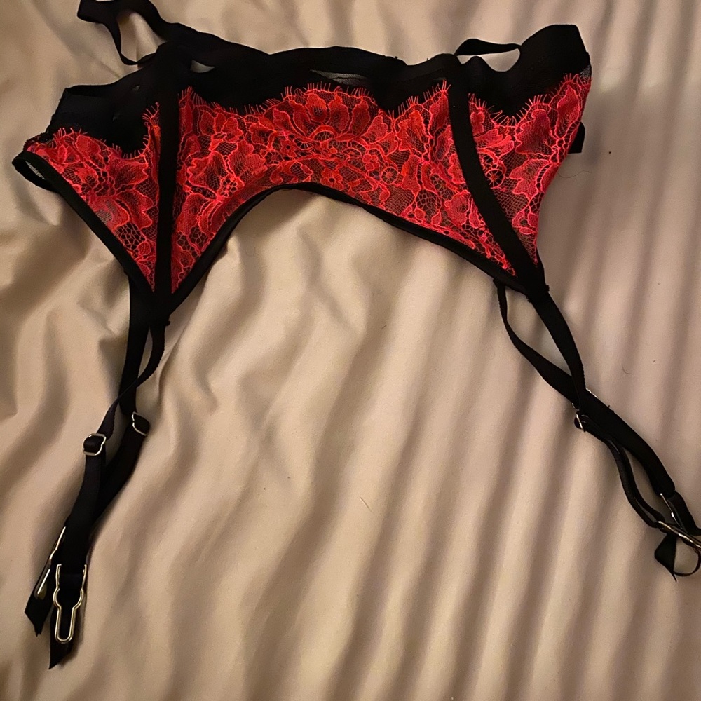 Victoria Secret Lingerie size M/L new no tags